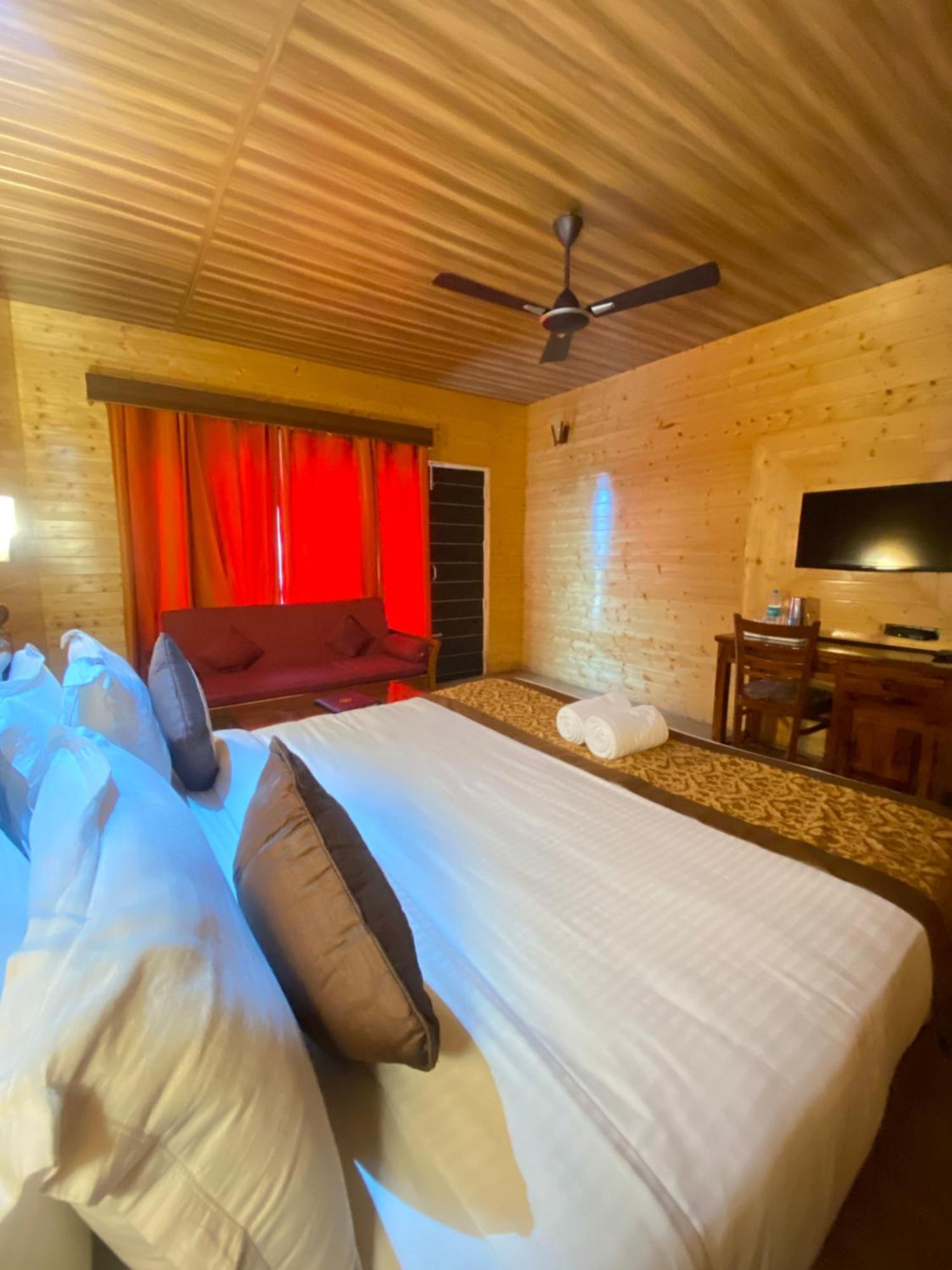อีวาน รีสอร์ต โอ๊ควูด แฮมเล็ต ศุขี Hotel ชิมลา ภายนอก รูปภาพ